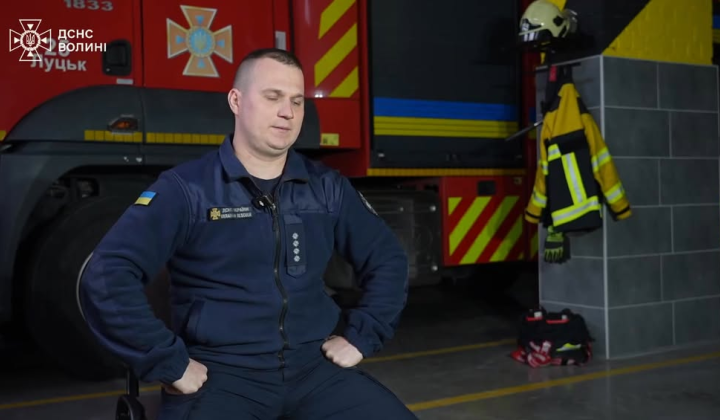 Rescuer of the State Emergency Service Dmytro Bohuta saved children