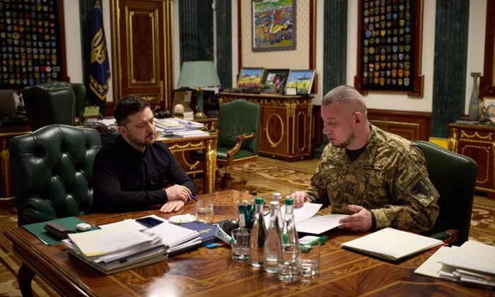 Зеленський заслухав доповідь про фронт