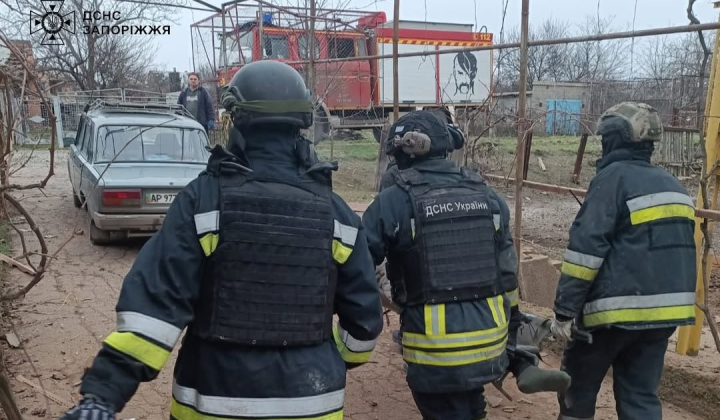 Rescue of a woman from the rubble