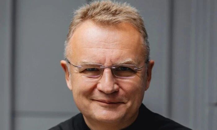 Icy conditions in four regions: mayor of Lviv falls on ice twice