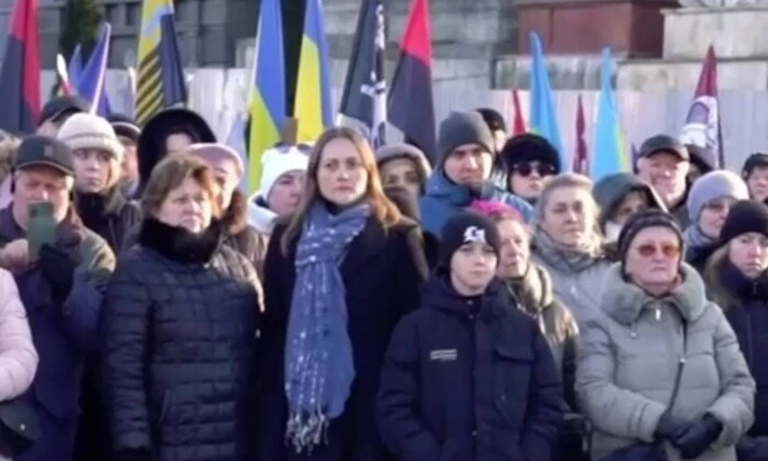 Львовяне поют коляды на Рождество