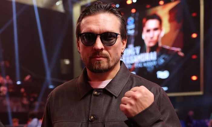 Усик поздравляет с Рождеством