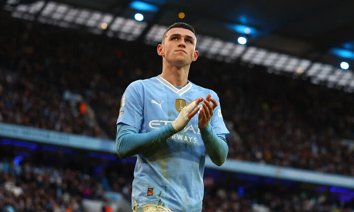 Phil Foden in Manchester City kit