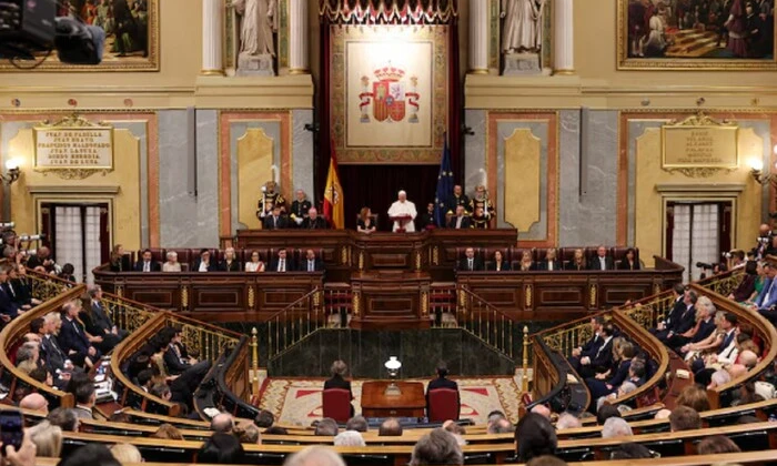 Pope calls for negotiations