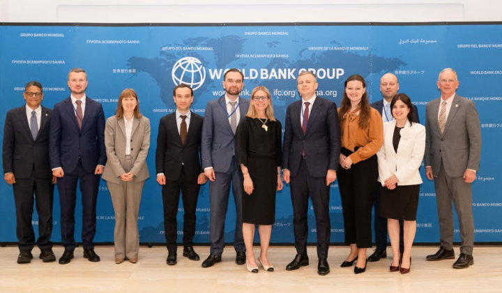 Ukraine's Ministry of Finance in Washington discussing funding