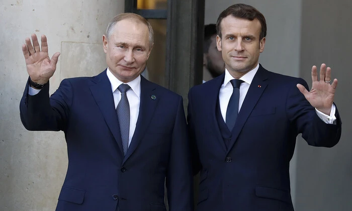 Макрон і Путін на зустрічі