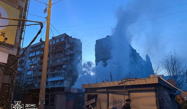 Руйнування будинків в Києві під час масованої атаки
