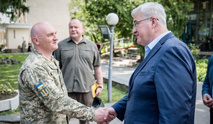 Глава МЗС Словаччини відвідали лікарню