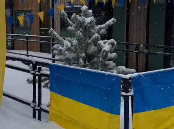 Українські олімпійці в селищі в Кортіні