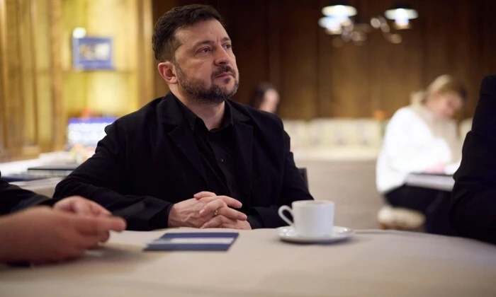 Zelensky on ending the war: scenarios, red lines, and invitation to Trump