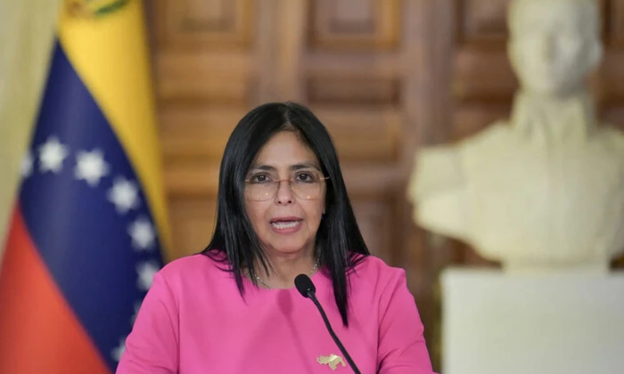 Venezuela sells oil: first batch for $500 million