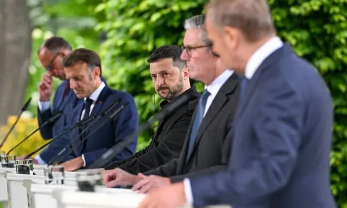 Президенти Франції, Великої Британії й Німеччини в дорозі на зустріч з президентом України
