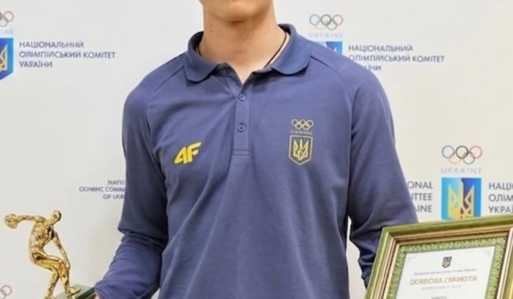 Dmytro Kotovsky with World Cup trophy