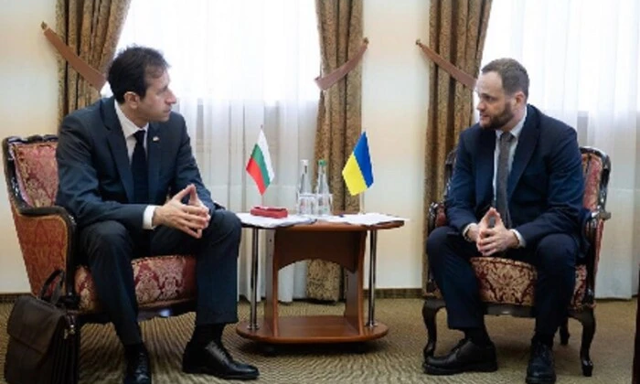 Ukraine-Bulgaria train through Romania in 2026