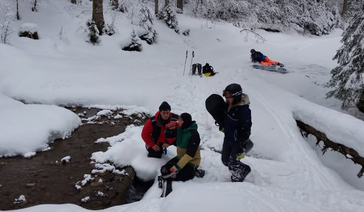 Rescuers from Zakarpattia region found lost tourists