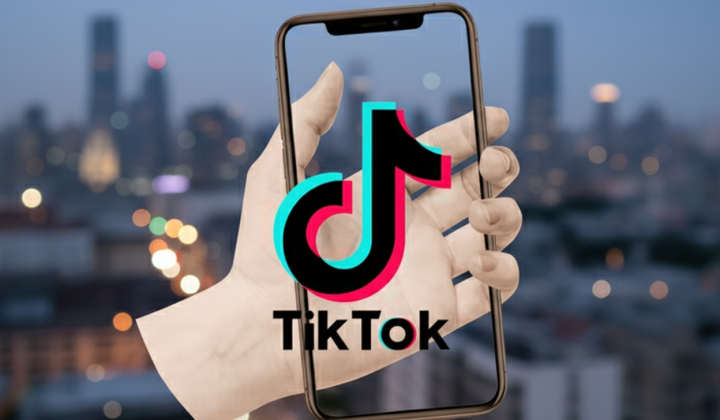 Логотип TikTok і американського підприємства