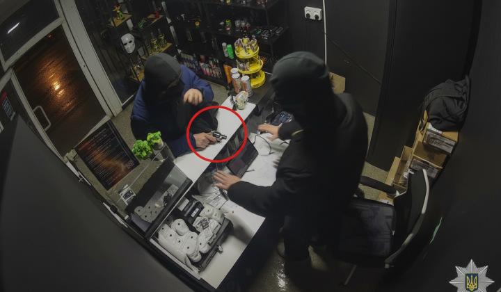 Затримання продавця та його знайомого