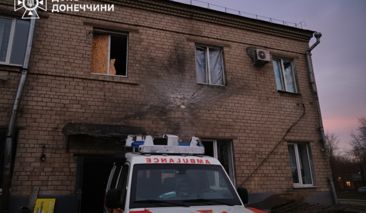 Рятувальники під час пожежі в Краматорську
