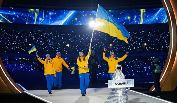 Росіянка несла табличку зі словом Україна