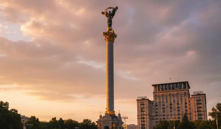 Російський дрон упав у центрі Києва