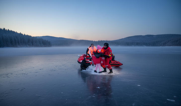 Rescuers on an airboat saved a woman and girl on an ice floe