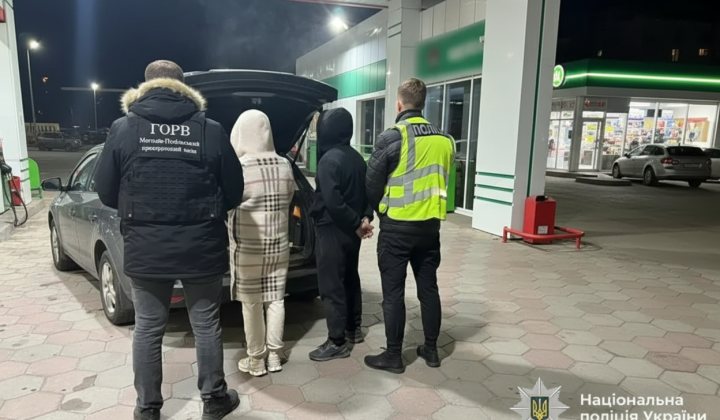 Couple arrested for smuggling recruits