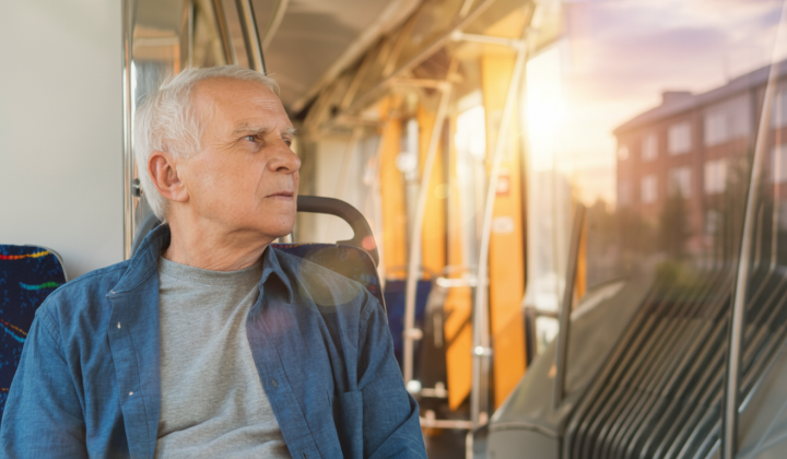 Passengers without a bank card: what to do?