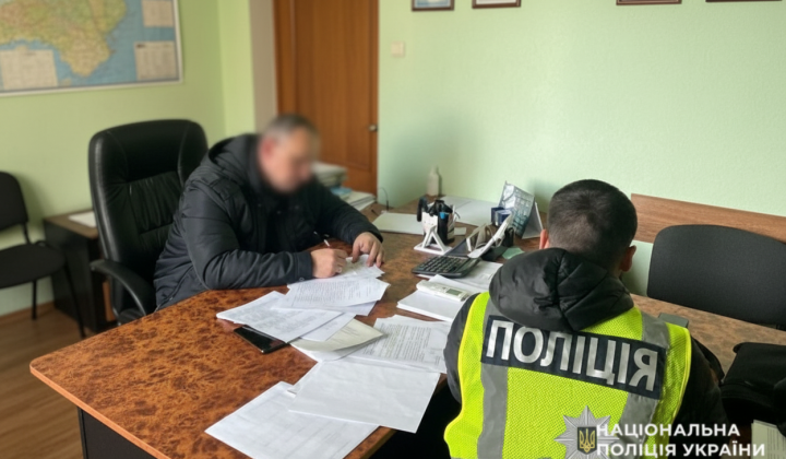 Official caught in receiving bribe