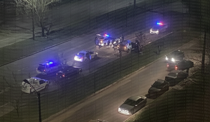 Fugitive opens fire on police