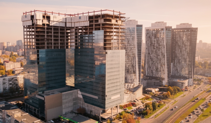 Не завершений хмарочос Sky Towers у Києві