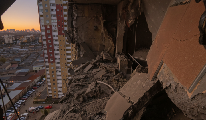 Russian forces shelling Ukrainian cities