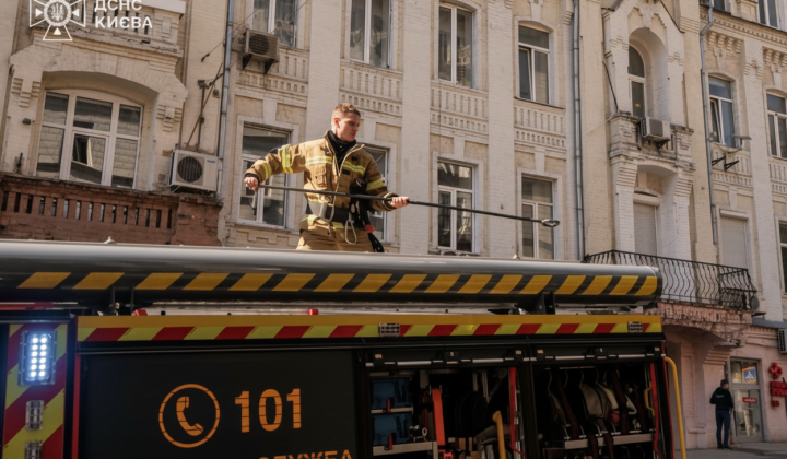 Fire in a high-rise building in Kiev