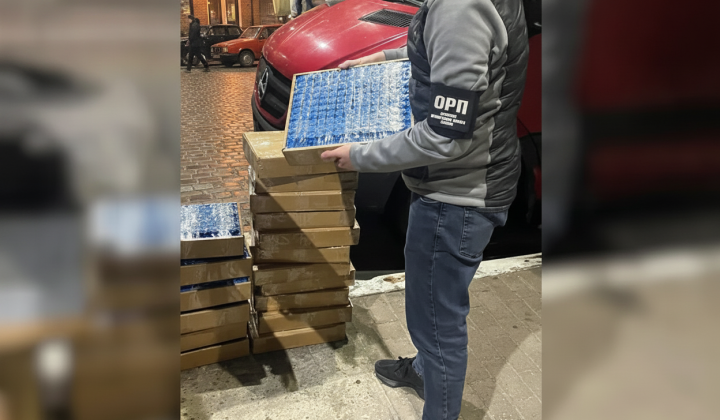 Контрабанда акумуляторів у мікроавтобусах