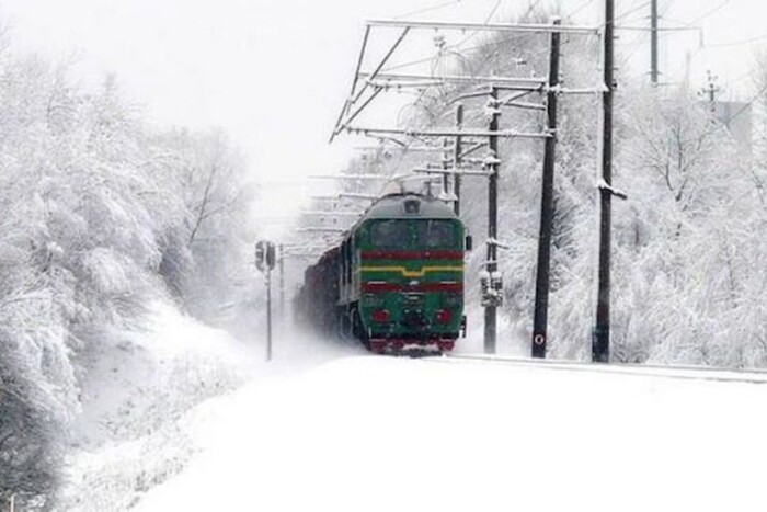 Пасажирі висаджені посеред ночі в лісі