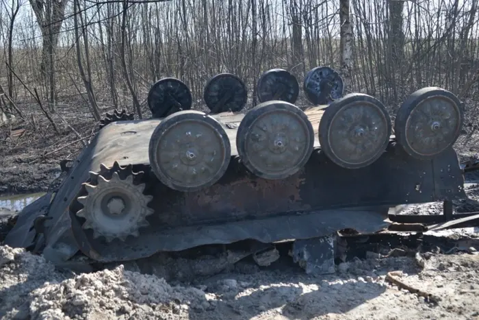 Изображение реалистичного военного последствия заголовка новости - Потери врага на 19 октября 2024 года - Генштаб ВСУ