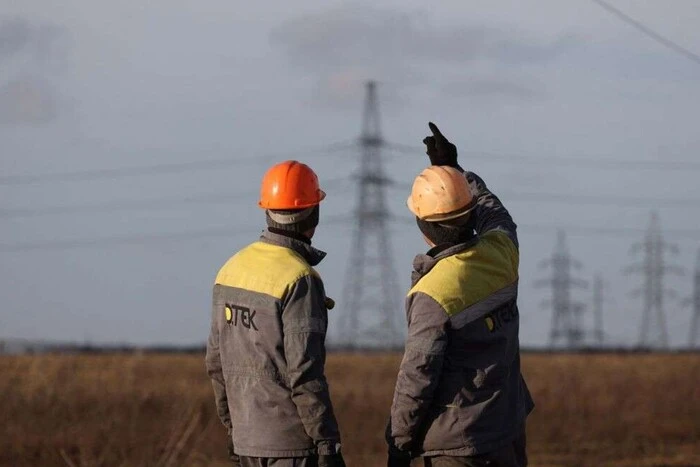 Повернення світла після обстрілів на Донеччині та Дніпропетровщині