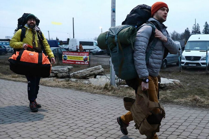 Генерал пропонує депортувати українських чоловіків