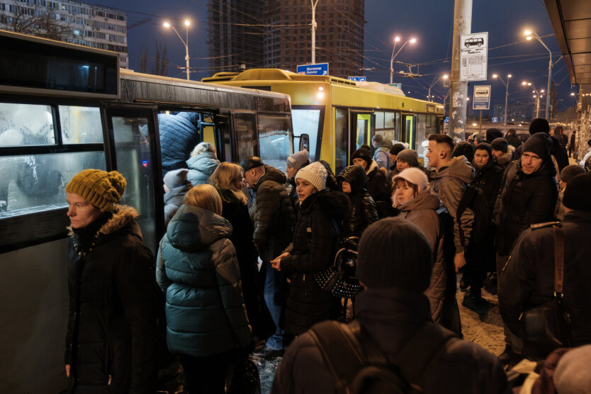 Не могут выехать с Левого берега: у Кличко оправдались за 