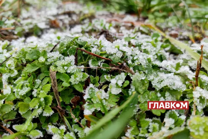 Похолодання українське село, перший сніг