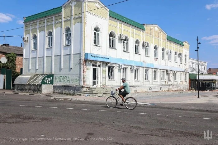 Заместитель начальника пресс-центра - пресс-офицер 6-й бердянской артбригады Артем Шбола рассказал о ситуации в Судже