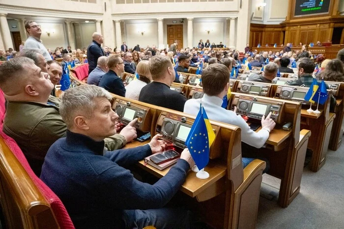 Популярність українських політиків: опитування Центру Разумкова