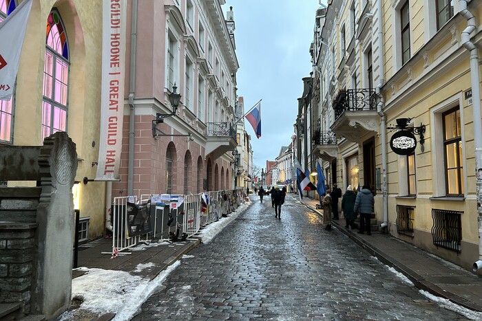 Невідомі люди з естонськими цінностями