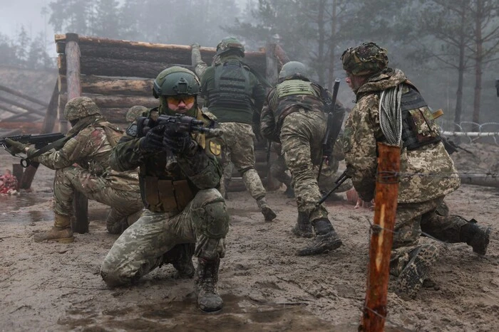 Військова техніка в зоні бойових дій