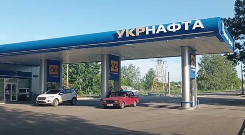 Укрнафта увеличила продажу непаливных на АЗС