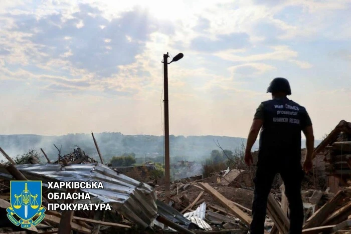 Авиаудар по Куп'янску: повреждены административные здания, пострадавшие