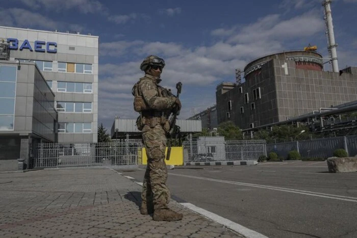 Російські бомбардувальники над ядерними електростанціями