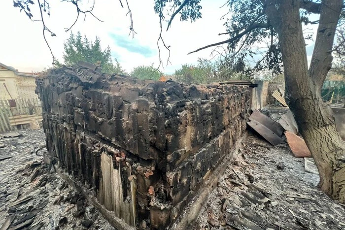 Автомобіль загорівся внаслідок обстрілу