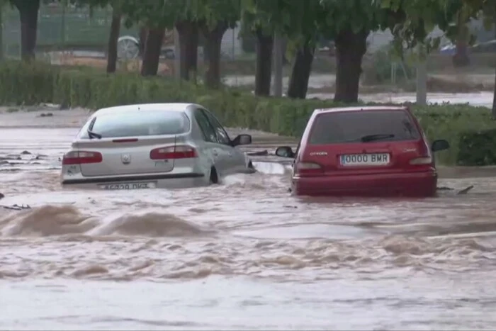 Рятувальники врятували жінку з автомобіля