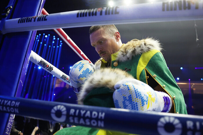 Усик - перший абсолютний чемпіон в надважкому