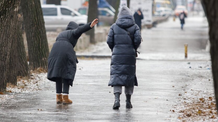 Гідрометцентр попередив про стрибки температури та вітер у Київській області